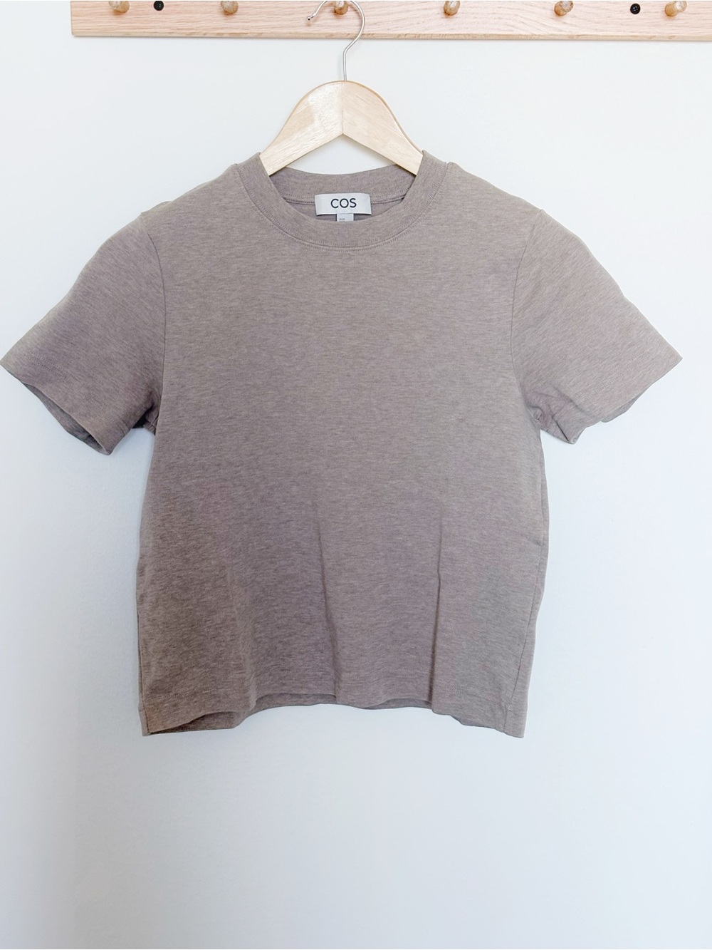 COS Clean Cut T-Shirt in Beige – Size XS